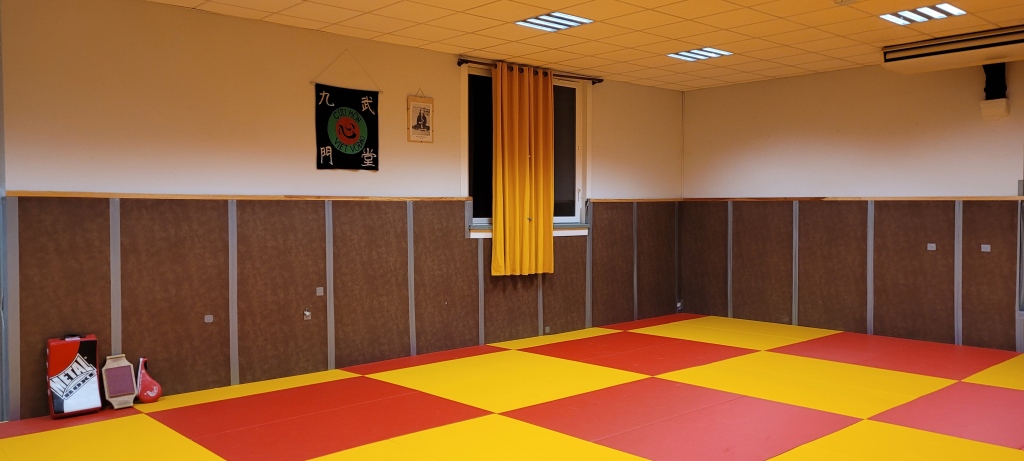 Salle d'arts martiaux, rue de la brunette
03150 Varennes sur Allier